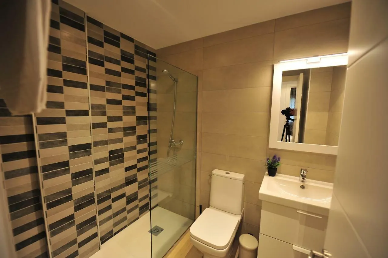 헤레스 Diseno Terraza Dos Banos Piscina 아파트